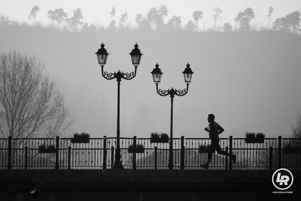 Matia Oliveri sul ponte di Carcare